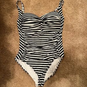 One piece swim suit